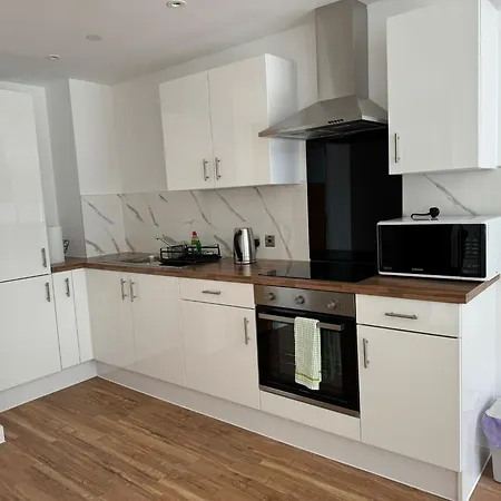 New Penthouse Height Flat, City View Balcony, Free Gym & More Minimalistic Home Manchester Exterior photo
