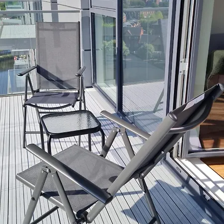 New Penthouse Height Flat, City View Balcony, Free Gym & More Minimalistic Home Manchester Exterior photo