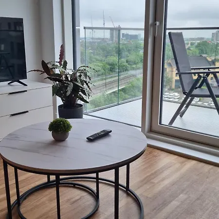 New Penthouse Height Flat, City View Balcony, Free Gym & More Minimalistic Home Manchester Exterior photo